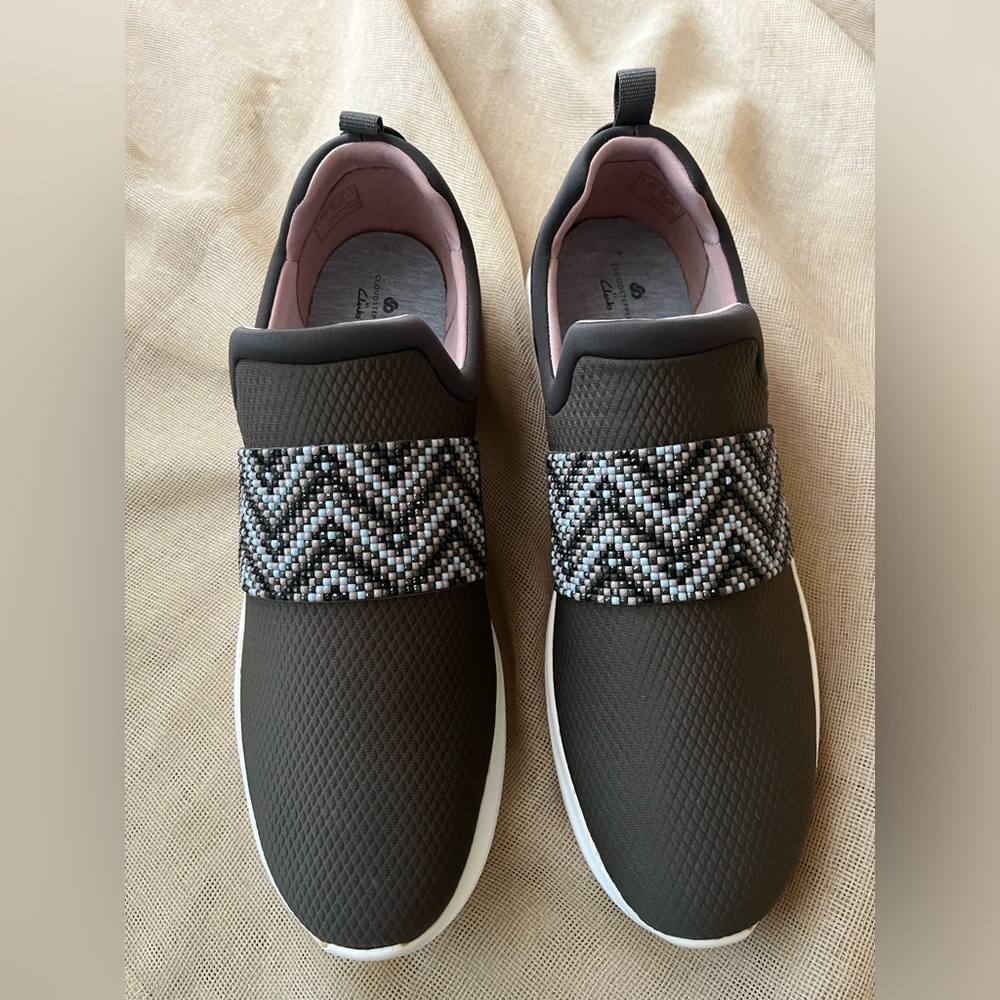 ✨Women's Cloudstepper Nova Way Slip-on Sneaker✨ Color: Dark Olive Combination